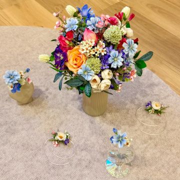 Tuscan Meadow - Création de bouquet de mariée avec bracelets et fleurs à épingler - Demande la cliente Corinna