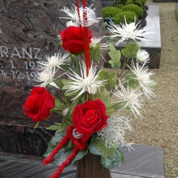 Bouquet de fleurs funéraires personnalisé - demande de la cliente Kornelia Bouquet de fleurs funéraires personnalisé - demande de la cliente Kornelia
