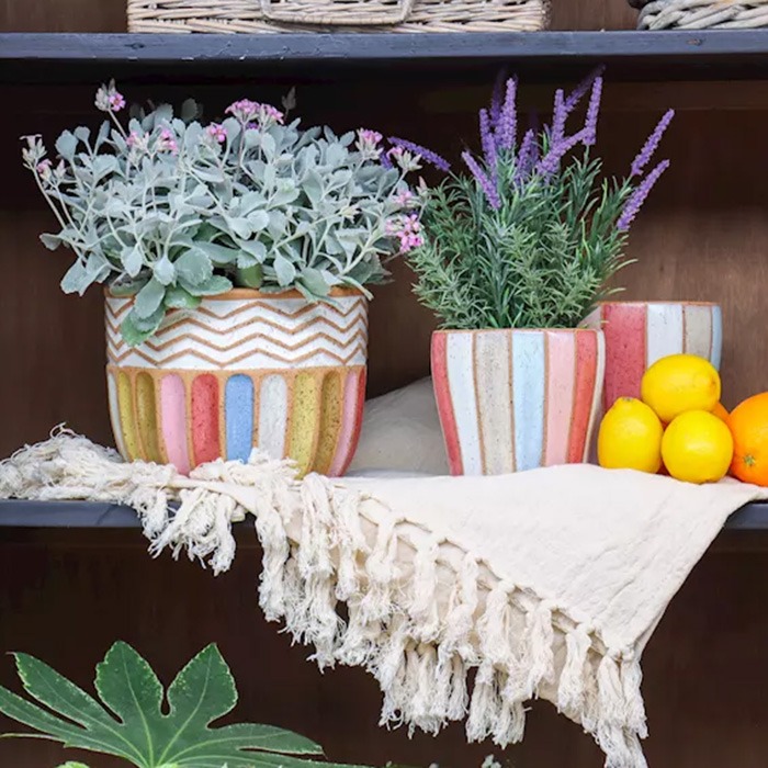 Décoration avec pots de fleurs